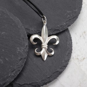 925 Silver Fleur de Lis Pendant, Silver Fleur De Lis Charm, French Lily Pendant Necklace