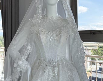Vestido de novia de lujo de encaje con mangas largas, elegante vestido de princesa brillante – Hecho a mano a medida