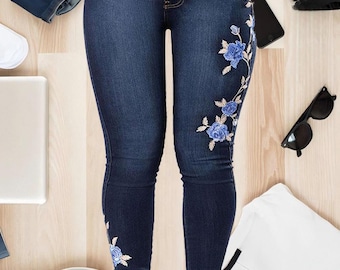 Lässige Damen Retro Blumen gestickte Jeans mit tief tailliertem Gummiband