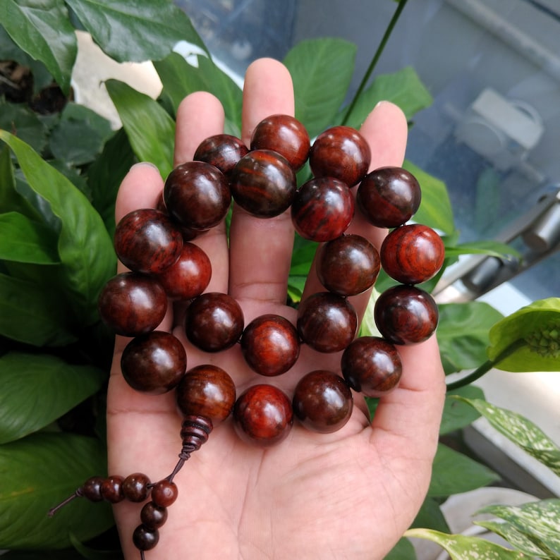 Gebedsmala met 21 kralen van 20 mm of 25 mm, gemaakt van natuurlijk rozenhout | Boeddhistische mala-armband | Donkerrood hout | Handgebedskralen afbeelding 13