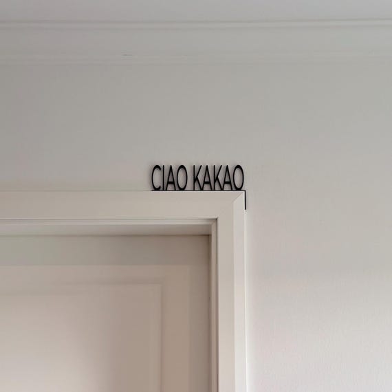 Türrahmen-Deko „Ciao Kakao“ – moderner Schriftzug, Wanddeko, Geschenkidee, minimalistisch, 20,5×9,8×0,5 cm