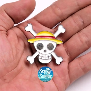 One Piece Jolly Roger Enamel Pin: Anime Fan Accessory