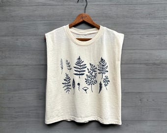 Croptop The Understory, shirt met varens, mouwloos T-shirt in crème, volledig katoen, aansluitende tanktop