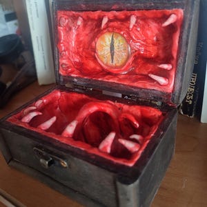 Handmade Mimic chest, dnd chest, dnd decoration, fantasy chest, chest with teeth, chest monster, clay box, monster box