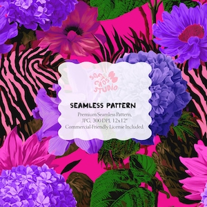 Op de afbeelding: Naadloos patroon met levendige paarse en roze bloemen, groene bladeren en een zebra-streepontwerp op een felroze achtergrond. De tekst "SEAMLESS PATTERN" staat op een witte, geschulpte vorm.
