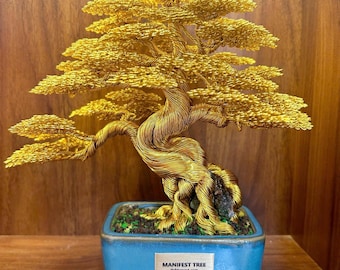 Escultura de árbol bonsái japonés hecha a mano con alambre de oro