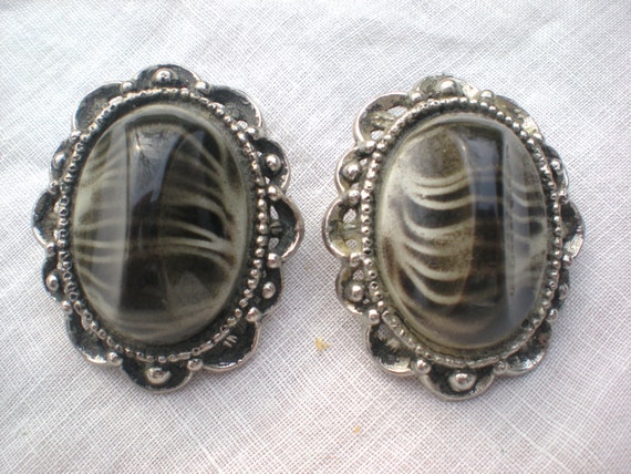 1950s Large Zebra Lucite Earrings - image 1