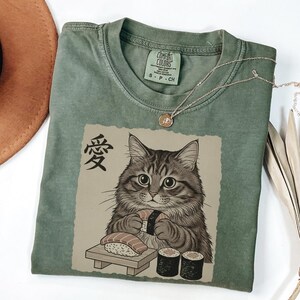 Comfort Colors® Ramen Cat Shirt, Cute Sushi Cat Sweatshirt, Kawaii Japanese Anime Cat Shirt, Anime Cat Tee, Japanese Tee, Ramen Lover GN50 bild 4