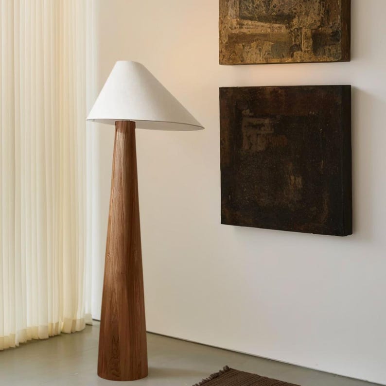 Lámpara de pie vintage de madera maciza de 60 pulgadas con pantalla de tela blanca inclinada - Iluminación para sala de estar