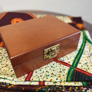 Beautiful small mahogany wooden box