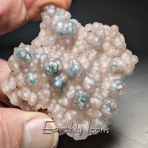 Chrysocolla, Gem Silica, Malachite and Copper Minerals in Chalcedony from Indonesia