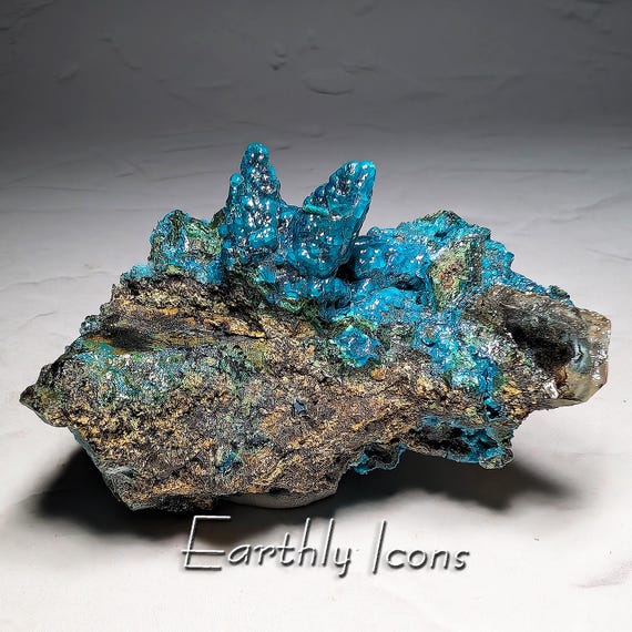 Chrysocolla over Quartz from Tsumeb Mine, Namibia; Quartz with Chrysocolla