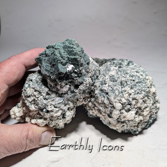 Celadonite Pseudomorph after Heulandite with Heulandite and Chlorite from Poona District, Maharashtra, India