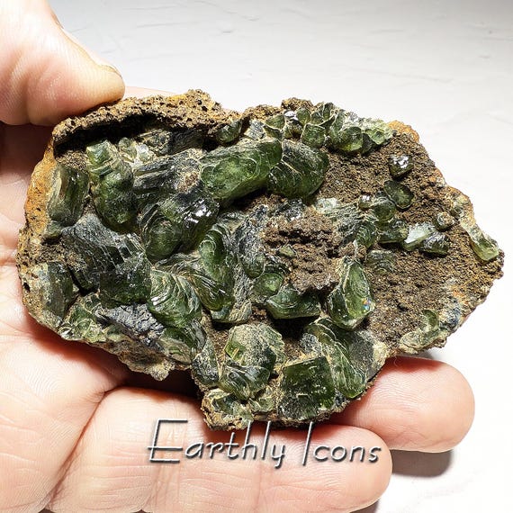 Ludlamite Crystals from Cabeça do Cachorro Claim, Brazil; Raw Mineral Display Specimen; Healing Crystal; Raw Ludlamite Crystals