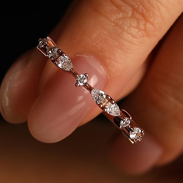 Solid Gold Moissanite Diamond Stacking Ring Band Vrouwen Girl Lover Pave Set Pear Cut Moissanite Wedding Ring Band Danity Ring