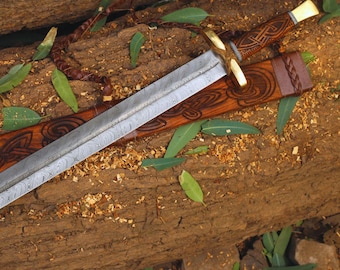 Handgesmeed Damascus Vikingzwaard | Sierlijke houten schede