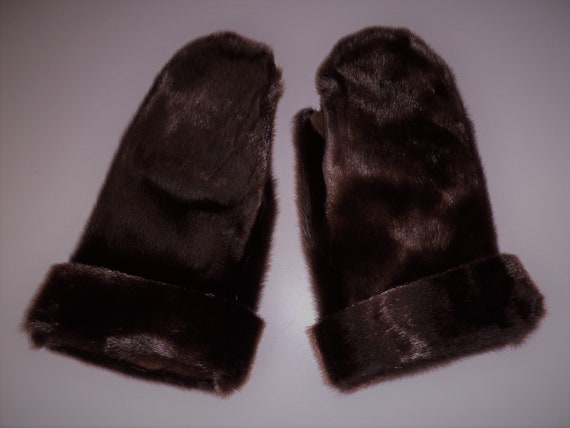 otter fur gloves