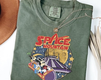Camiseta retro de parque temático Comfort Colors, camiseta vintage de Disney Mickey Donald Goofy con diseño de galaxia, regalo para un viaje al Reino Mágico.