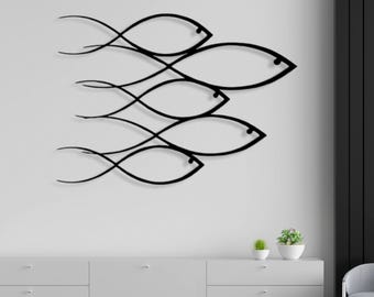 Arte de pared de metal con bandada de peces: decoración minimalista del océano