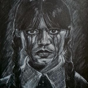 Impression d&#39;art Wednesday Addams : dessin au fusain blanc (téléchargement numérique)