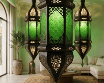 Suspension marocaine en verre vert faite main, suspension géométrique marocaine en verre avec cadre en laiton