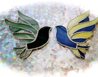 Birds and Blooms / Stained glass bird / bird suncatcher /sun catcher