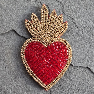 Spilla con perline del Sacro Cuore