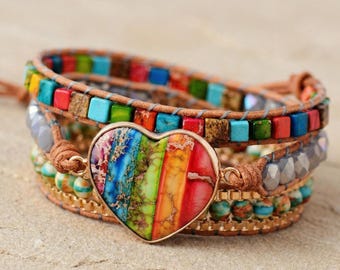 Pulseira com chakras, pulseira com coração arco-íris, pulseira boho colorida, pulseira em camadas de couro vegano, joia para presente.