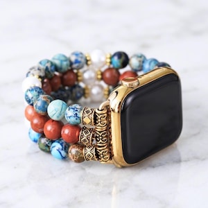 Cinturino per Apple Watch in pietra naturale blu con dettagli in perle, bracciale a maglie rosse, cinturino per smartwatch in stile boho color oro per lei