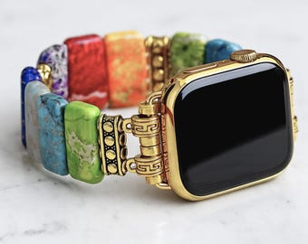 Veelkleurige jaspis Apple Watch-band met zilverkleurige schakels. Kleurrijke, elastische horlogeband met steentjes.