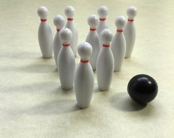 Vintage Miniatures Bowler Man and Woman and Bowling Pin /& Ball Sets Bowling Cake Toppers