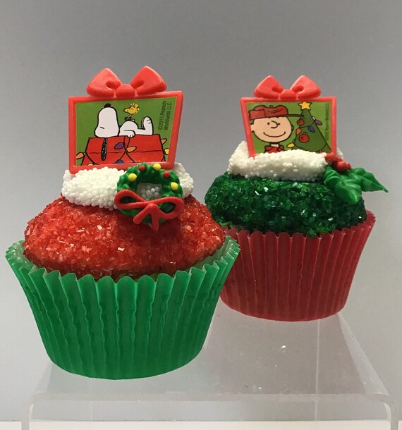 snoopy christmas cake