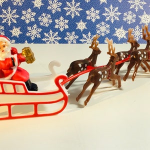 Santa Claus Sled / Retro Santa and Reindeer Sled / Santa Cakes / Christmas Model Train Layouts / Gingerbread House / Christmas Decor