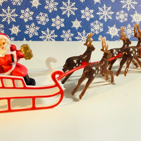 Santa Claus Sled / Retro Santa and Reindeer Sled / Santa Cakes / Christmas Model Train Layouts / Gingerbread House / Christmas Decor