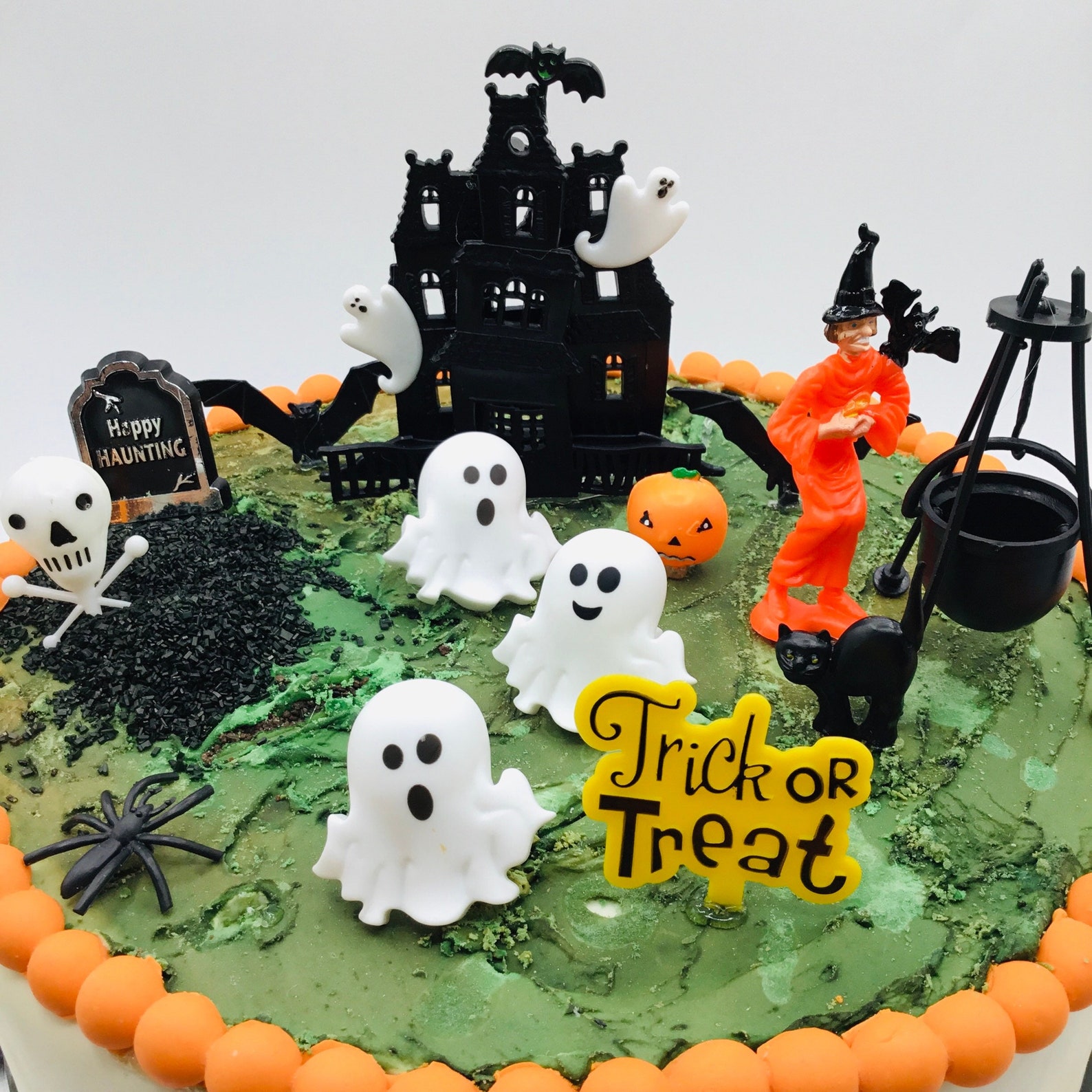 Spooky Halloween Cake Kit / New 2022 Trick or Treat Cake Kit / Etsy