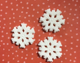 Edible Sugar Snowflakes (12)/ Cupcake Toppers / Decorations / Winter / Frozen / Snowflakes / Cake Decorations