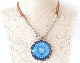 Leder Halsketten für Frauen, Silber Halskette, Anhänger Halskette, beste Freundin Geschenk, Geburtstagsgeschenk für Frauen, blaue Mandala Boho Perlen Halskette