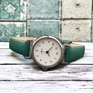 Womens minimalist watch/watches for women/elegant watch/stylish dress watch/gifts for her/gift for women/elegant jewellery/sister gift image 4
