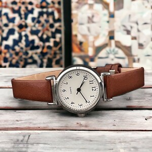 Womens minimalist watch/watches for women/elegant watch/stylish dress watch/gifts for her/gift for women/elegant jewellery/sister gift image 2