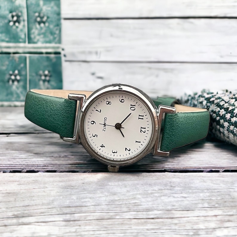 Womens minimalist watch/watches for women/elegant watch/stylish dress watch/gifts for her/gift for women/elegant jewellery/sister gift image 5