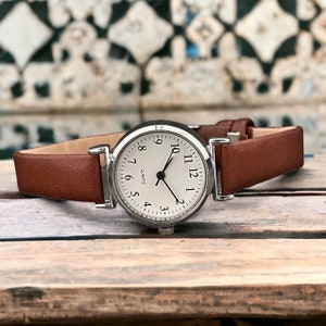 Womens minimalist watch/watches for women/elegant watch/stylish dress watch/gifts for her/gift for women/elegant jewellery/sister gift image 3