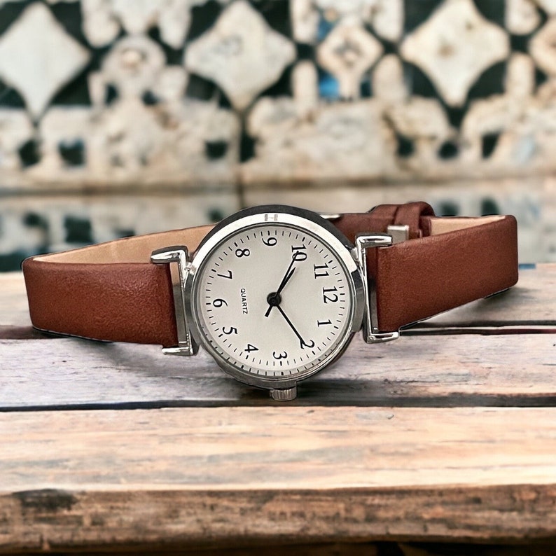 Womens minimalist watch/watches for women/elegant watch/stylish dress watch/gifts for her/gift for women/elegant jewellery/sister gift image 3