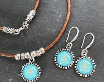 Parure de bijoux avec boucles d'oreilles et collier/bijoux faits main pour elle/boucles d'oreilles pour femme/collier bohème en cuir et argent/bijoux minimalistes