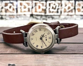 Montre les femmes  marron avec le cadeau de charme de feuille d'automne pour ses femmes montre-bracelet montre boho watch watch watch