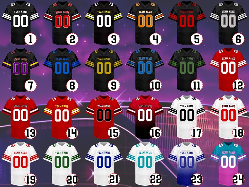 Pu&ograve; includere: Una collezione di ventiquattro maglie da football americano, ognuna con una combinazione di colori e un design unici. Le maglie presentano il numero "00" e il testo "TEAM NAME". I colori includono nero, rosso, bianco, blu, verde e giallo.