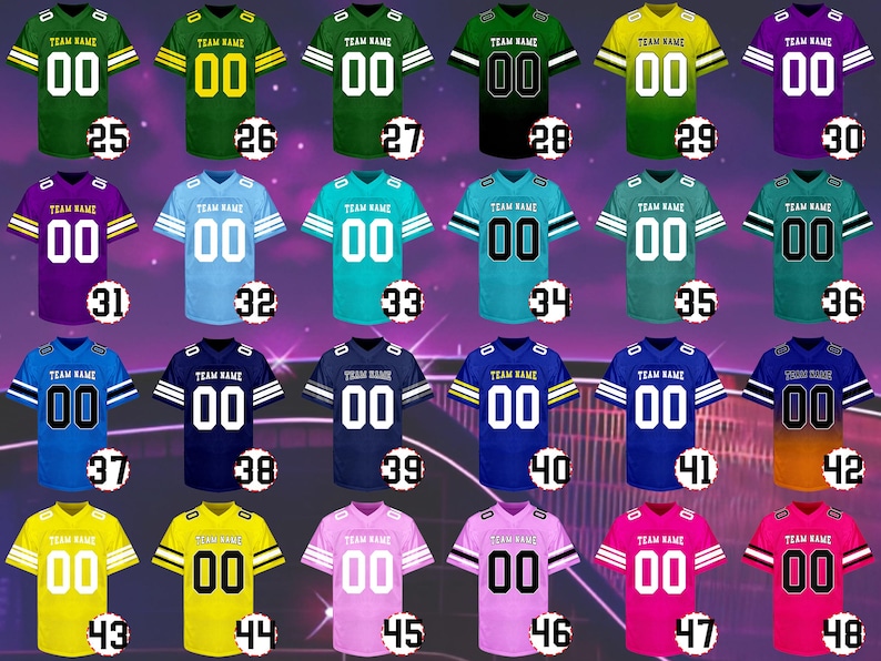 Pu&ograve; includere: Una collezione di maglie da football americano in vari colori, tra cui verde, giallo, viola, blu e rosa. Ogni maglia presenta il numero "00" e spazio per il nome della squadra. Le maglie sono disposte in file e colonne, numerate da 25 a 48.