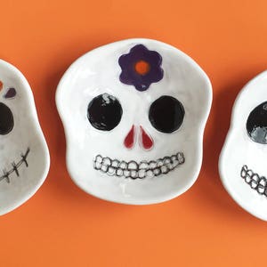 Small Sugar Skull ceramic dish, catchall, candy dish, spoonrest, soap dish, Day of the Dead