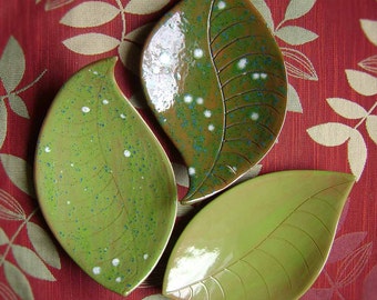 Large Leaf  Ceramic Dish, bowl, catchall, jewelry, ring holder, nature decor, soap dish, candle holder, teabag holder, spoon rest.