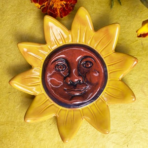 Sunface Dish, sunflower, catchall, jewelry, ring holder, ring dish, soap dish, teabag holder, spoonrest, sunflower dish imagem 1