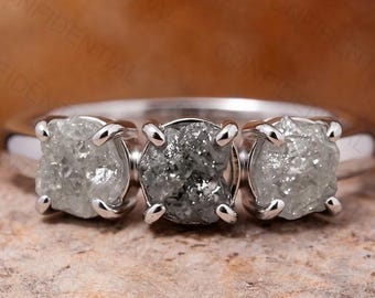 14k Solid Gold Rohdiamant Verlobungsring, grauer weißer ungeschnittener Stein, alternativer rustikaler Schmuck